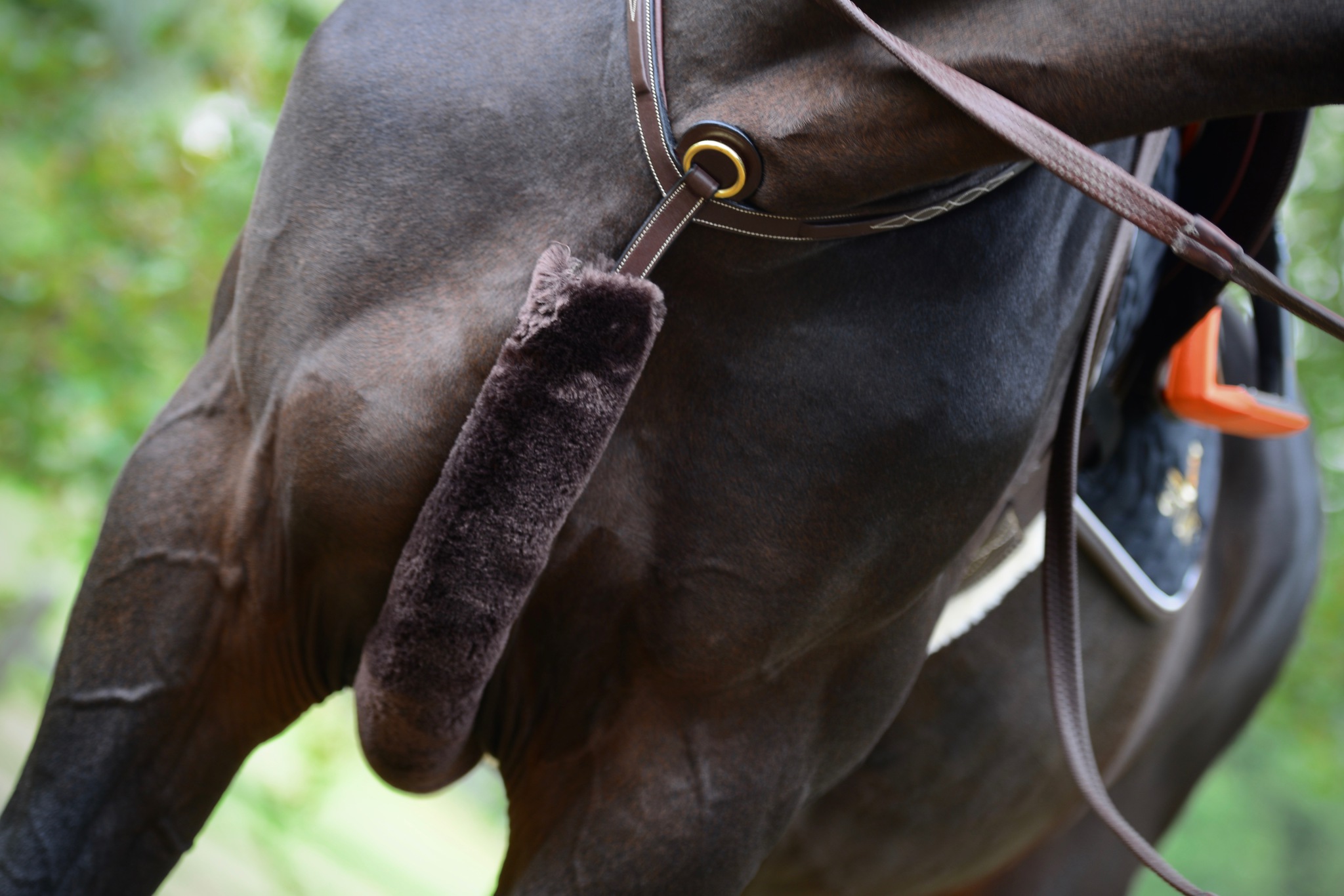 sheepskin breastplate cover brown1